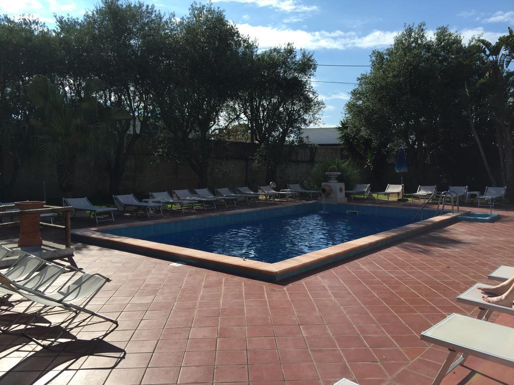 Hotel Villa Al Parco Форио Экстерьер фото
